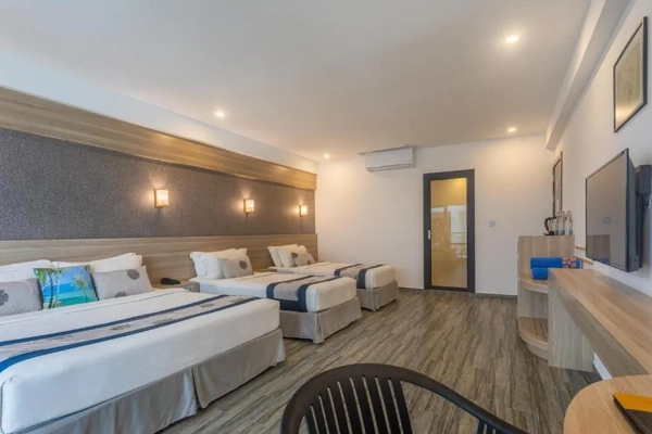 Quadruple Room with City View and Private Balcony